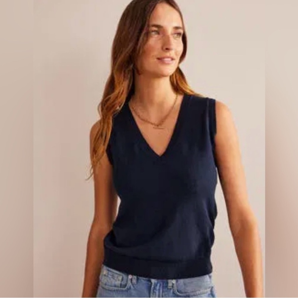 Boden Navy V-Neck Sleeveless Sweater size Medium